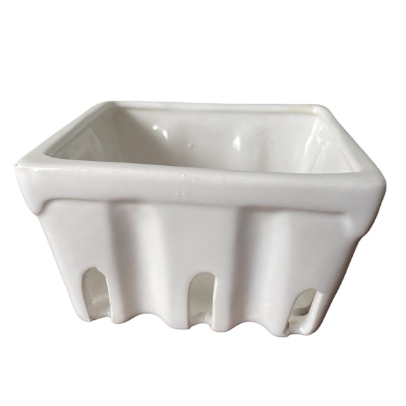 Two’s Company Solid White Square Ceramic Farmers Market Fruit Basket For Berries - Picture 3 of 5